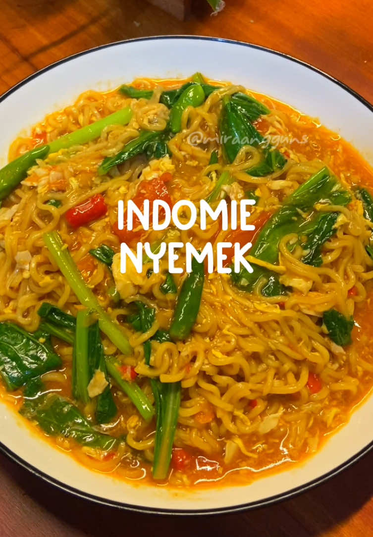 Indomie Seleraku, diapain aja tetep endulll 🤤🤤 #indomie #mienyemek #cemilan #jajananpasar #jajanan #jajanankekinian #cemilanenak #food #Foodie #foodporn #fyp #fypシ #cooking #homemade #homecooking #kulinerjakarta #kuliner #tiktok #tiktokindonesia #makananenak #makananindonesia #makanankekinian #masakanrumahan #masakanindonesia #tiktokfood #resepsimple #reseptiktok #FoodTok #fypシ゚viral #masukberanda #masukberandafyp 