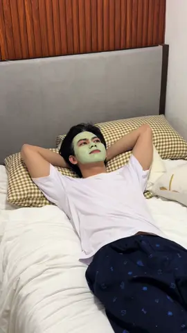 You can never go wrong with including the @SKINTIFICPH Mugwort Acne Clay Mask Stick as part of your skincare routine!  #skintificph #skintificmugwortclaystick