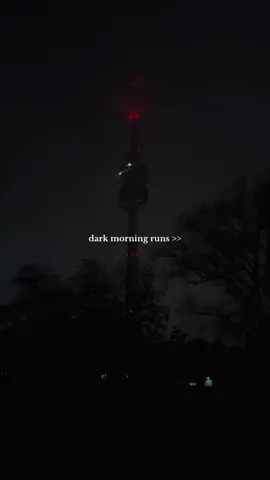 dark morning runs>>🥷🌃 #Running #motivation #inspiration #runner #Fitness #discipline #morningroutine #morning #morningrun #routine #habits #grind #mindsetmotivation #germany #CapCut 