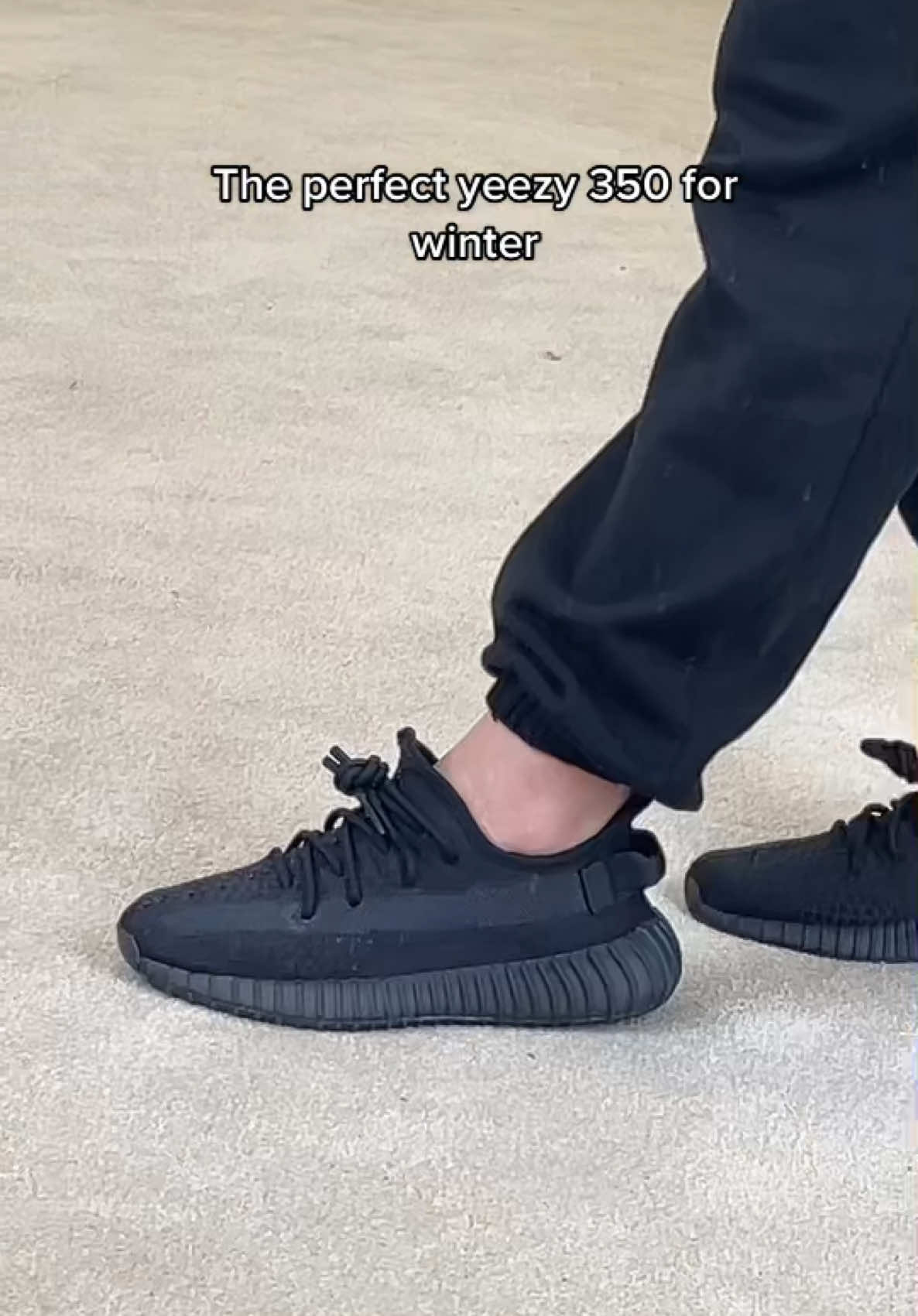 Yeezy 350 Onyx - Available on our webshop for €250 🖤 #750kicks #yeezyonyx 