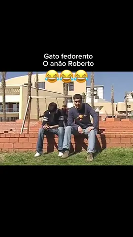 Gato fedorento- O anão Roberto 😂😂😂 #gatofedorento #comediahumor #comediaportugal #videosengracados #sic #fyp #br #vaiprofycaramba #viralvideotiktok #comédia #ricardoaraujopereira 