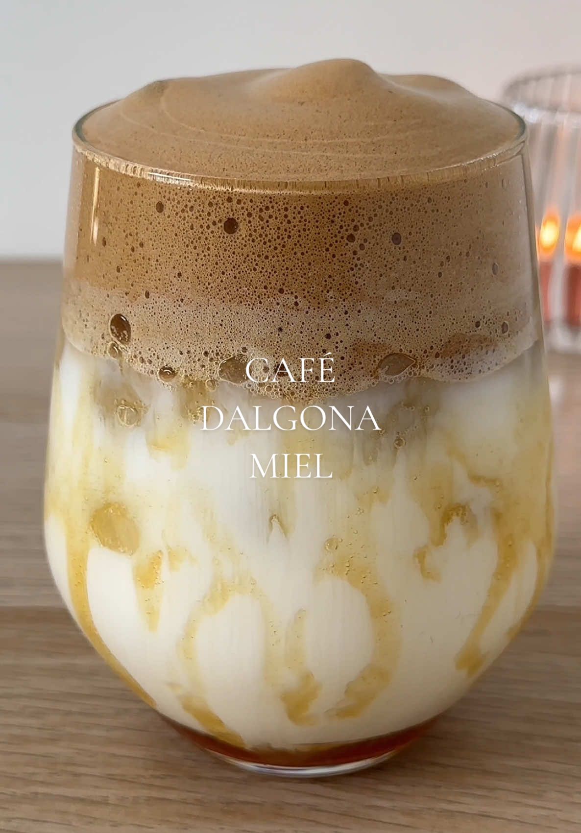 Café dalgona con miel 🤎☕️🍯  #cafe #café #coffee #asmr #coffeetiktok #coffeeaddict #coffeetime #coffeeholic #miel #honey #coffeeathome #Home #satisfyingvideo #relaxing 