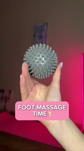 Foot massage with a ball for quick relief and relaxation! 🦶✨ #FootMassage #Recovery #release 