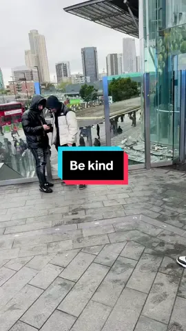 Be kind🫶 #onthestreet #socialexperiment #fyn #fyppppppppppppppppppppppp #public #tiktok #africa #nigeriatiktok🇳🇬🇳🇬🇳🇬 