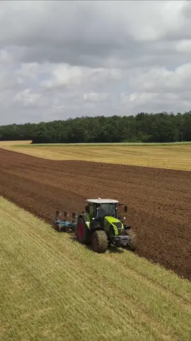 Claas arion 660 au labour !                         #claas #lemken #agriculture #labour #fyp 
