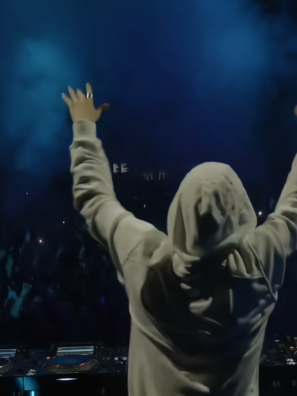 #alanwalker #alanwalkermusic #musicaeletronica #tomorrowland #electronicmusic @Alan Walker 