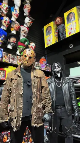 Did our little dance.🕺🏻 @Metal Ghosty ⛓️ Inspo: @Del_Daniel6  Powered by: @Halloween Depot 🎃 #jasonvoorhees #halloween #tiktokhalloween #spooky #spookyseason #dance 