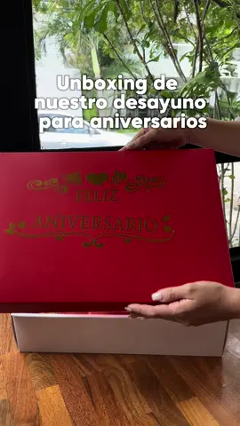 No por nada dicen panza llena, corazón contento🥰 #desayuno #desayunoadomicilio #aniversario #regalodeaniversario #fyp 