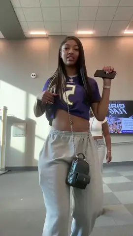#baltimoreravens #nflfootball #nflteams #angelreese #angelreese10 #hips #dance #nfl #dougietheone 