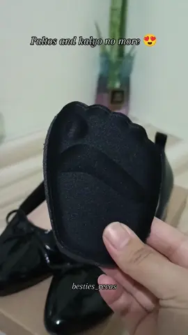 This cushion insoles and heel foams helped me a lot in keeping my feet comfortable all throughout the day! 💖 #fyppppppppppppppppppppppp #insoles #shoes #shoehack #shoeinsoles  #footcare #heels #blackshoes #shoefoam  #heelpadprotector #heelpadpainrelief 