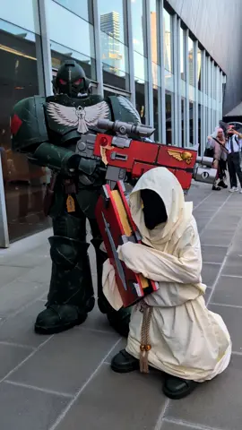 Dark Angel Space Marine and The Watchers in the Dark 🪽📜  Amazing to see these two at @PAXAUS  So LARGE! and so small 😍😆 Space Marine @juggerknob  Watcher prometheus023 (IG) #gaming #warhammer40k #warhammercommunity #spacemarine2 #paxaus #cosplayer #thewatchersofthedark #darkangels #CapCut 