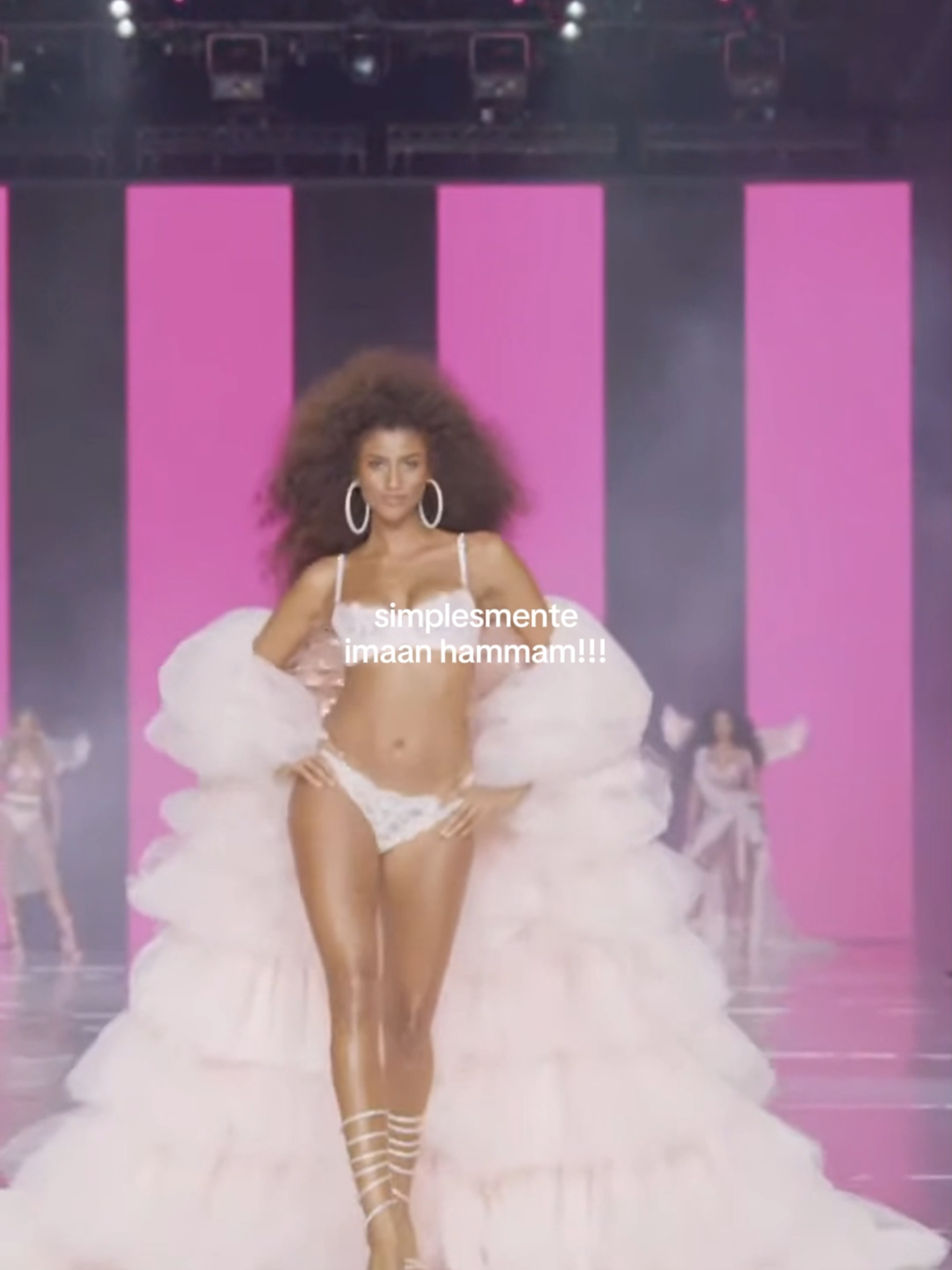 ok mas a imaan hammam no #VSFS!!!!! #victoriassecret #TikTokFashion #model #imaanhammam