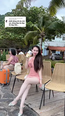 Trả lời @vô biên không cùng tận Da trắng dòm là xinh hẳn #kembody 