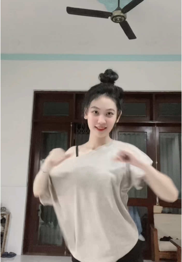 Lâu lâu ngoi lên xong hụp xún lại 🤧 dc:? #xuhuong #trending #fyp #dance 