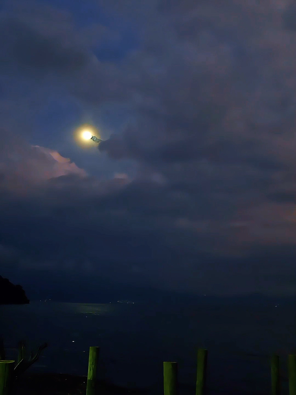 San Marcos La Laguna 📍🌄  #scenery #nubes #fyp #atardecer #atardeceres #guatemala #travel #parati #Guatemala #volcanes #naturaleza #montañas #solola #lagos #atitlan #CapCut #luna #muelle 