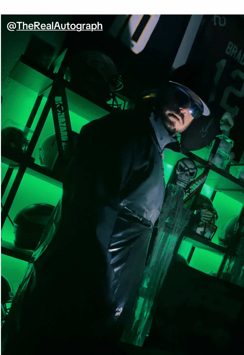 THE MATRIX BREAK! A CMC EXCLUSIVE! If you’re a fan of DIVISIONAL breaks you’re going to LOVE THE MATRIX! Plug into the shop and lets find out if YOU are THE ONE! @CMCMEMBREAKZ @TheRealAutograph @RIP’N REXY_cmcmemorabilia @DJLAWDAWG_cmcmemorabilia 