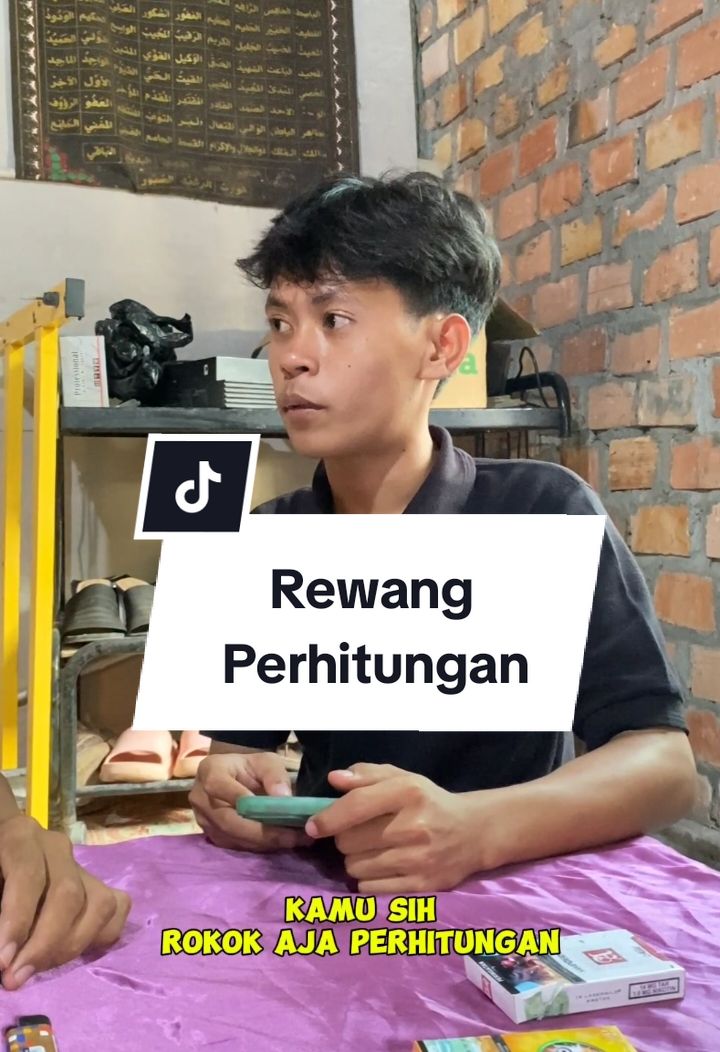 Maaf para netizen sudah lame sekali dk upload karne kesibukan maseng2 😅 Ini video terbaru kita semoga terhibur 😁 #parody #kontenkomedi #jargee #rokok #fyppppppppppppppppppppppp 