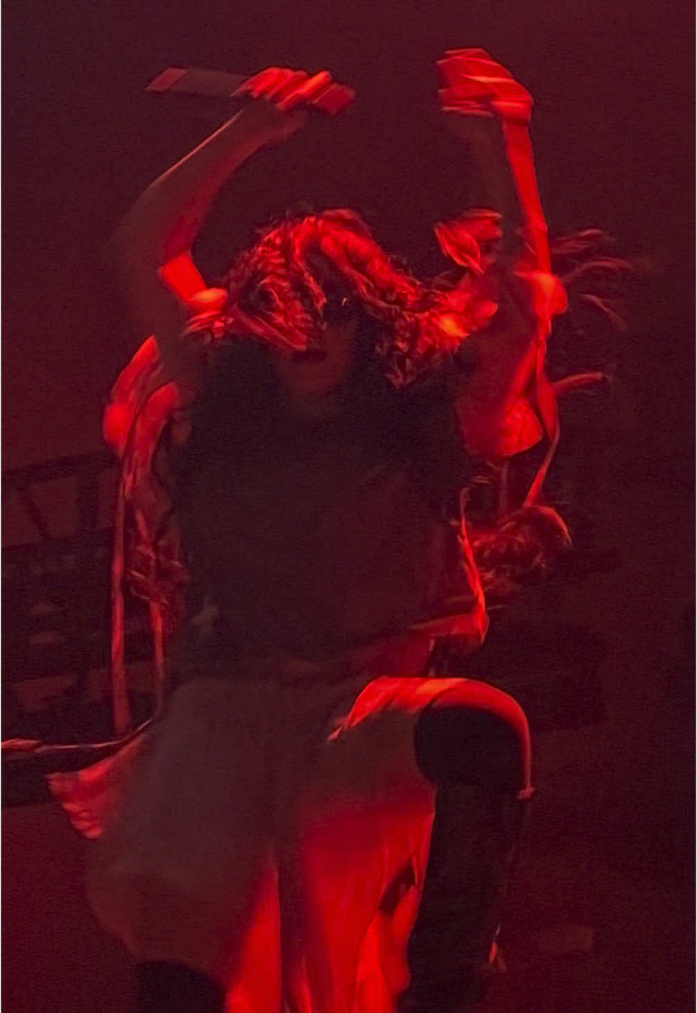 oh my god she is art #LAsweattour #charlixcx #track10 @Charli XCX 