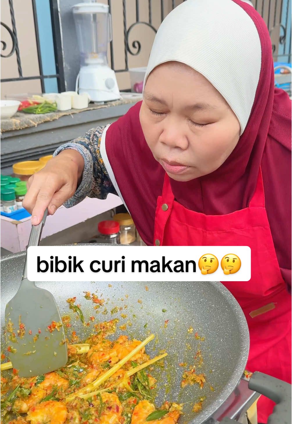 Ada2 je bibik ni dgn kaletah dia….sampai tua2 daun kelsom tak dipetik😔 #cooking #cookwithme #fyp #MomsofTikTok