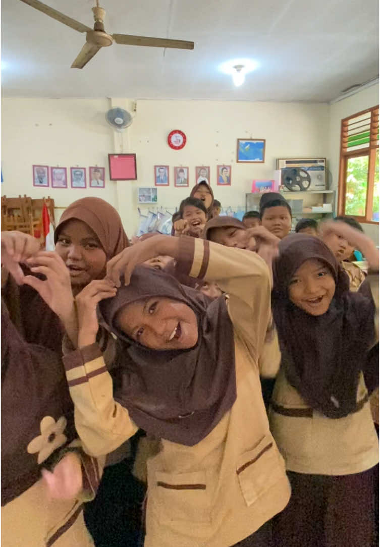 Love you sayang-sayangnya Ibu🥹 semoga kalian sukses selalu. Semangattt nak💕 Aamiin yarobbal alaamiin #gurusd #kelas4 