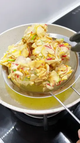CIPUK bahan bahan: - 350gr kerupuk bawang - ⁠10 sdm tepung tapioka - ⁠2 siung bawang putih - ⁠1/2 sdt garam - ⁠1/2 sdt kaldu bubuk - ⁠1/2 sdt lada bubuk - ⁠350ml air #cipuk #cipukbandung #idecemilan #cooking #cookingwithmichan 