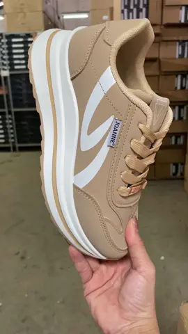REKOMEN SPORT SNEAKERS BEST SELLER JOANNE YANG BIKIN MEWAH TAMPILANNYA #sepatupremium #sepatuimport #sandalwanita #fyp