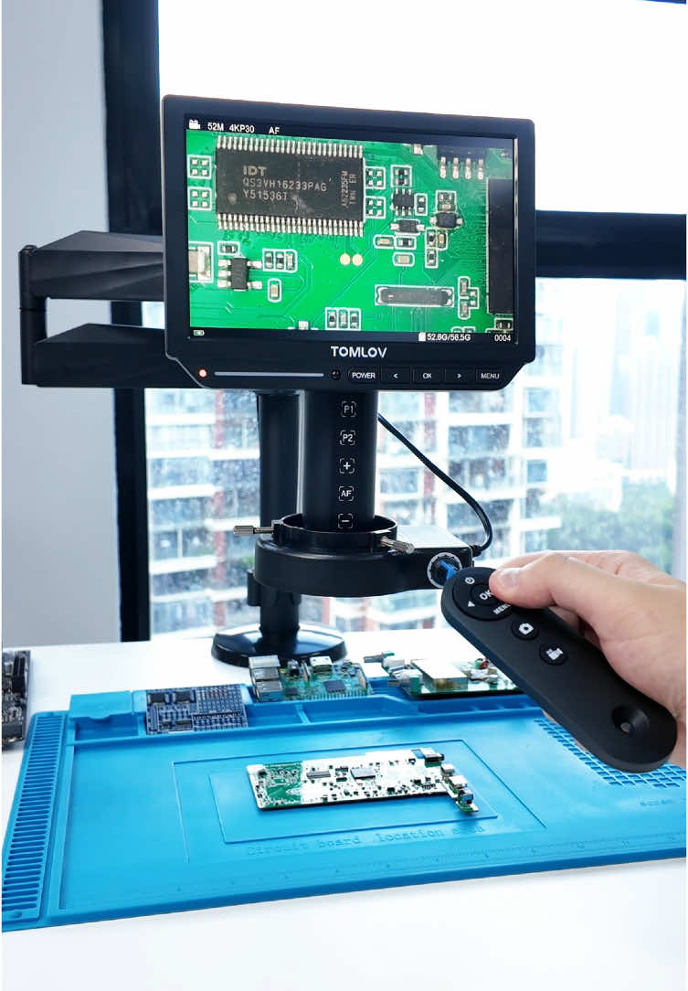 ☝️☝️TOMLOV new arrivals Automatically Focus microscope with flex arm #tomlov #coin #pcb #repair #phonerepair #soldering #tiktokmademebuyit #fyp 