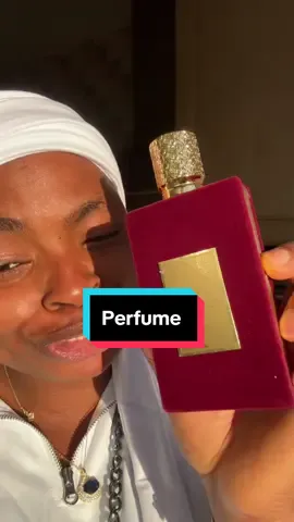 #perfume #ameeratalarab #longlastingperfume #tiktokmademebuyit #honestreview 