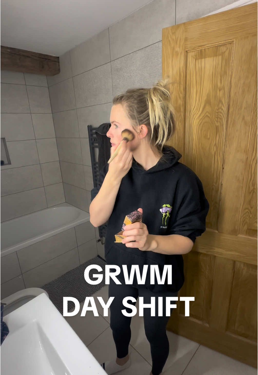 My 0530-0700 before my 0700-1930 as an intensive care nurse, day shift edition 🤭 definitely cheating as I only ever get ready before work.. no time for anything else 😂 #nurse #nursevlog #nursetok #nursesoftiktok #grwm #Vlog #grwmvlog #morningroutine #dayshift #morningvlog #ASMR #fyp #fypviral 