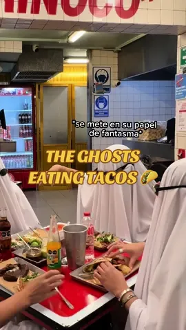 The ghosts eating tacos 😍📸 #tacos #ghost #halloween 