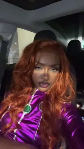 Grayson & Starfire can’t work it out to save their lives 🙂‍↕️ #starfirecosplay #halloweenlook #fypシ 