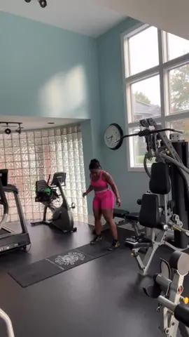 Lets into these four different variations of walk out pushups.  #fypシ #fitnessmotivation #core #foryoupage  1:Walk out push up jumping jacks  2: Walk out push up single arm raises  3: Walk out push up single toe touch  4: Walk out push up single leg raise 