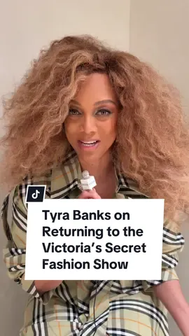 #TyraBanks delivered on her signature “smize” at the #VSFashionShow. @Burberry #TikTokFashion 