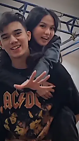 Jeff momong bayi gedee😭 #jeffsmith #aisyahaqilah #akutakmembencihujan #jeffaisyah #jeffsyah #karang #launa #viu #fyp #fypシ #fypviral #trending #fypage #fyppppppppppppppppppppppp #couplegoals #gemes #lucu 