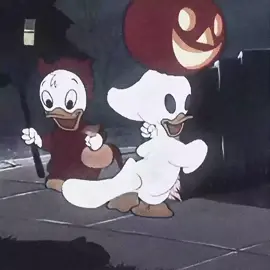 🎃 ‧₊🦇 ⊰･⁠｡ﾟ彡🕸️ #halloween #oldcartoons #spookyseason #halloweencartoons #vintage #vintagehalloween #cartoons #animations #disneyhalloween  #nightmarebeforechristmas #TimBurton #coraline #otgw #claymation #fypageシ #viral #fy 