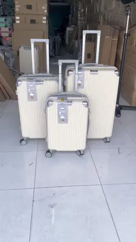 Vali giá rẻ mà sang bền xịn mịn nhé các tình yêu ơi..!#rewiew #xuhuongtiktok #vali #valigiare #valikhungnhom #dulichvietnam 