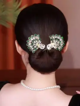 #fashion #hairstyle  Elegant and Exquisite Imitation Peacock Open Screen Ball Head Hair Pan, High end Feather Hair Pan, New Lazy Twist Clip, Fashionable Back Head Hair Accessories