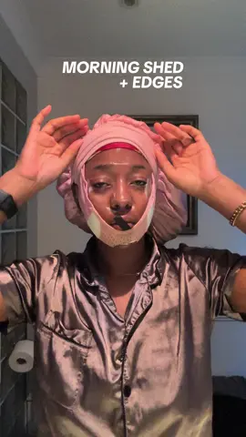 Wake up with me ☀️ edges and morning shed routine 🫧 #morningshed #morningroutine #edges #edgecontrol #naturalhair #fyp 
