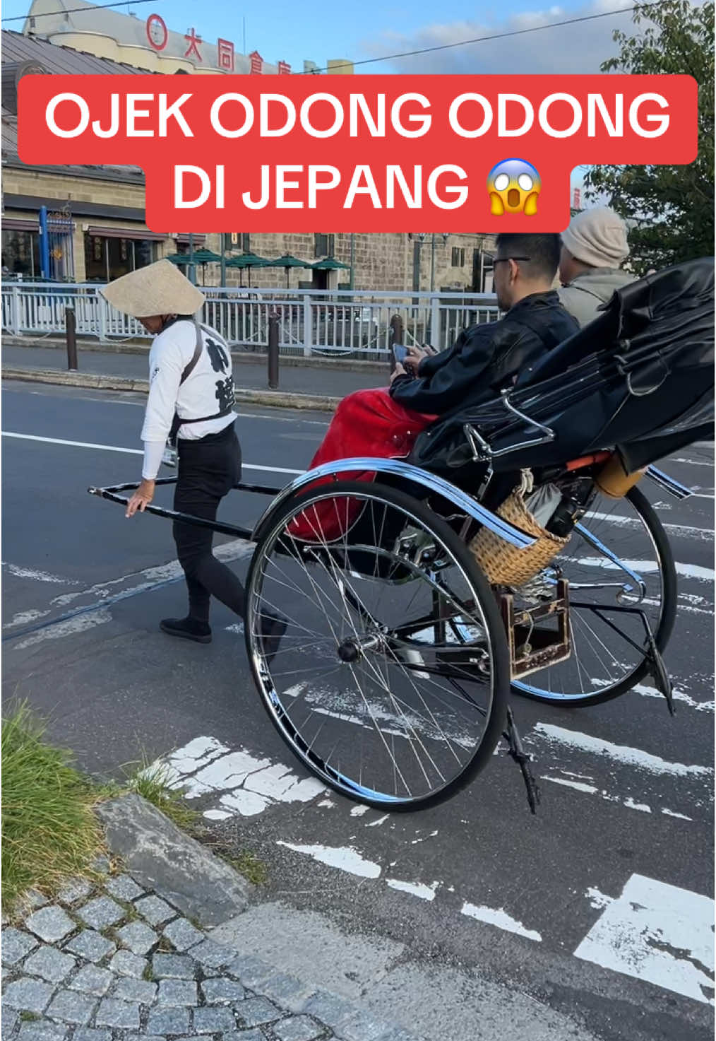 Ojek Odong Odong di Jepang 🇯🇵😱‼️#fyp #fypシ #viral #onigiri #pelautpunyacerita #kapalpesiar #kelilingdunia #travel #traveling #batak #japan #world #asian #pelaut #pelautindonesia #indonesia #shibuya #yokohama 