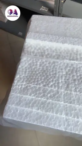Confira este pacote de placas de isopor contendo 12 peças, cada uma com medidas de 1000x500mm e 20mm de espessura. Perfeitas para isolamento térmico, projetos de construção civil, artesanato ou qualquer aplicação que exija leveza e praticidade. Ideal para manter ambientes confortáveis e protegidos das variações de temperatura. Entre em contato conosco e garanta o seu!  #fyp #fy #foryou #viral #embalagem 