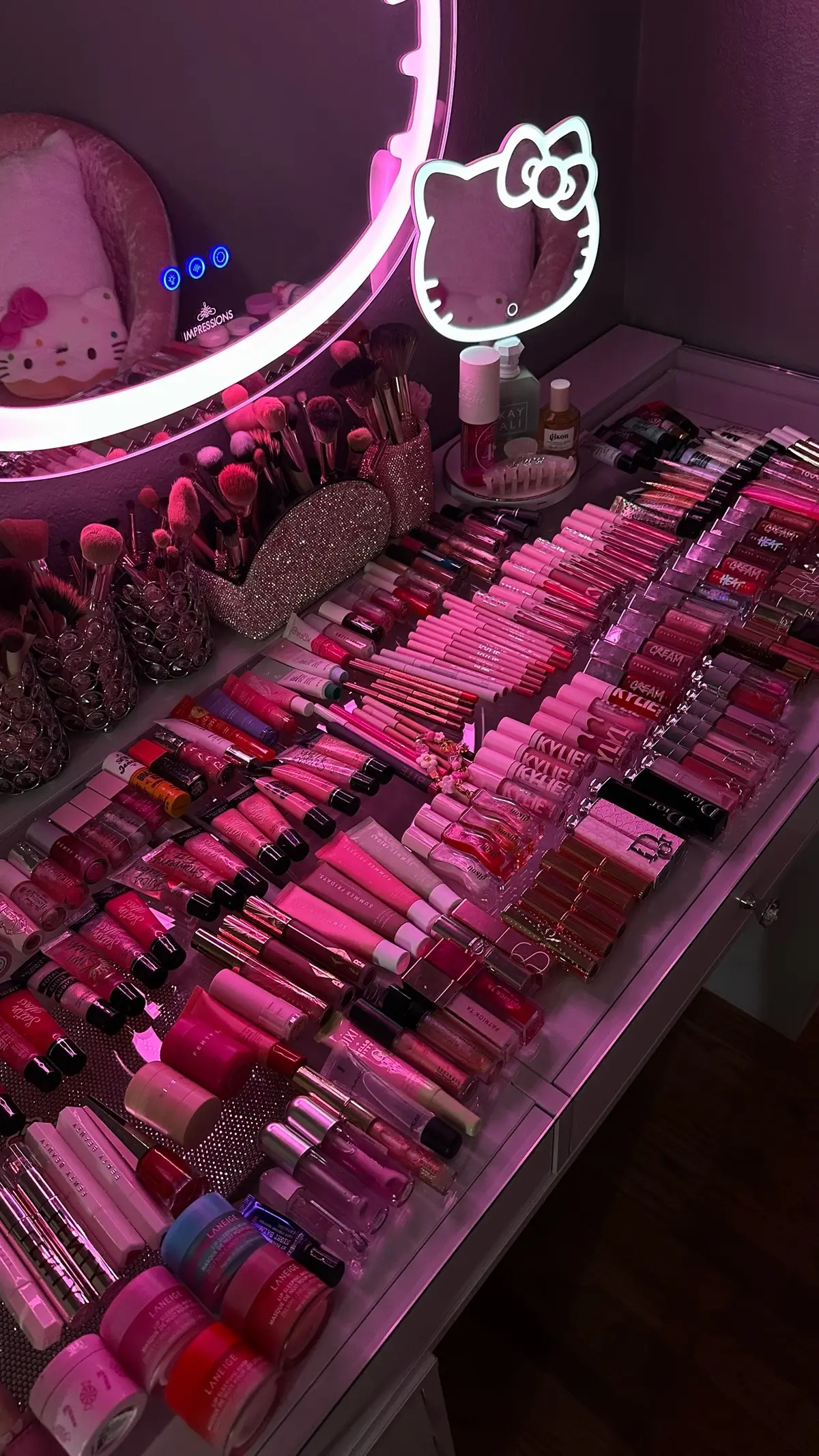 barbies love lippies #🎀 #vanityroom #lipgloss #makeup #nickiminaj #barbz #barb