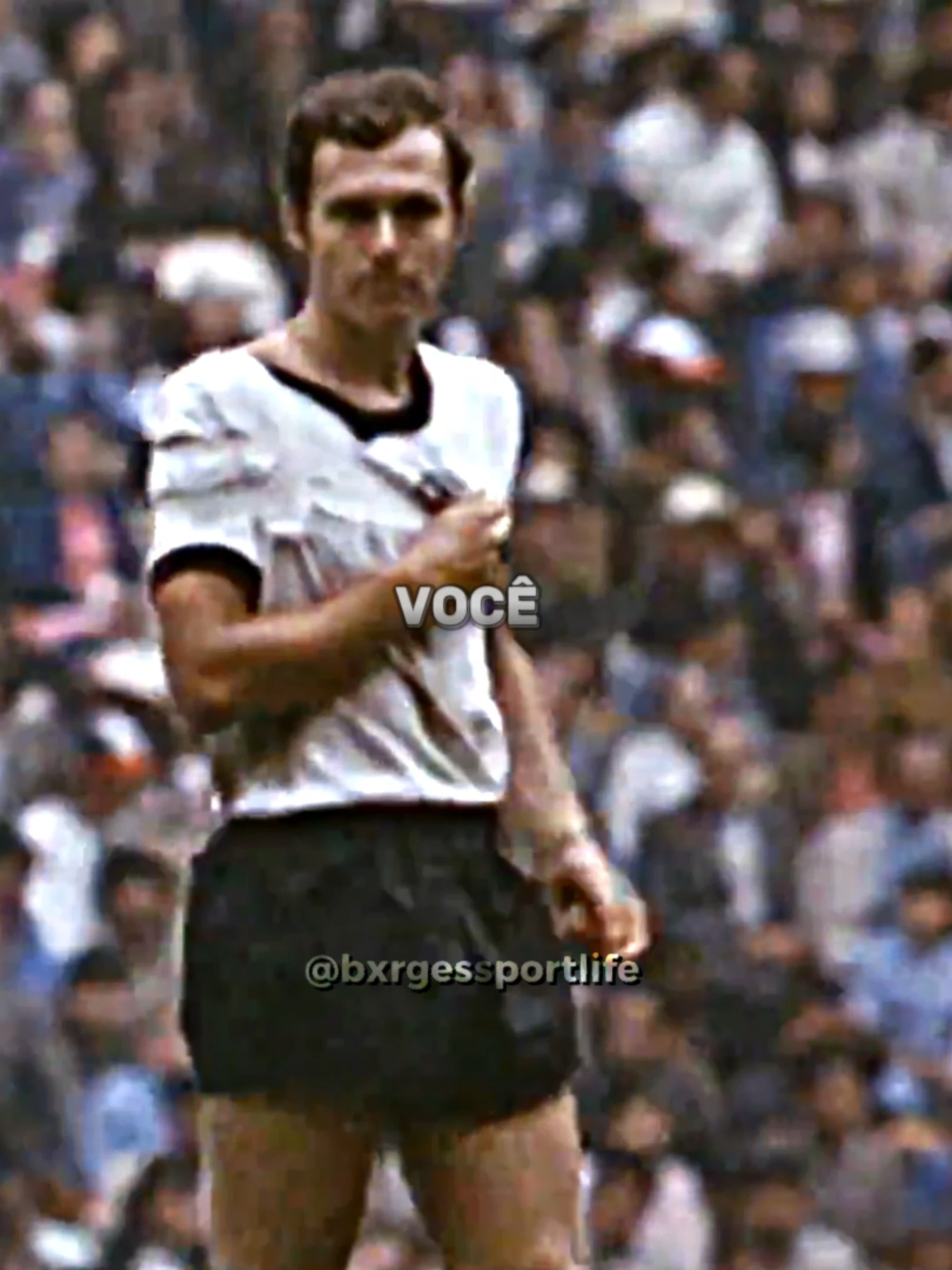 O dia em que Franz Beckenbauer jogou mais de 50 minutos na semifinal da Copa do Mundo com um ombro deslocado e uma clavícula quebrada: #beckenbauer #franz #franzbeckenbauer #zagueiro #aleman #alem #alemanha #alemania #maldini #nesta #vandijk #cannavaro #puyol #messi #neymar #cr7 #futebol #futebolbrasileiro #futeboleuropeu #futbol #football #footballtiktok #footballedit #edit #fut #foot #viral #fy #explore