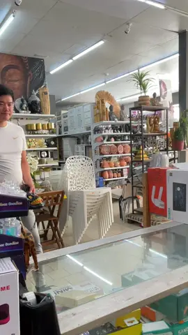Hoy hay oferta para chicos lindos  ##foryou##basar##chicolindo##vilanovailageltru##cataluña##marketing##humor##parati##sants