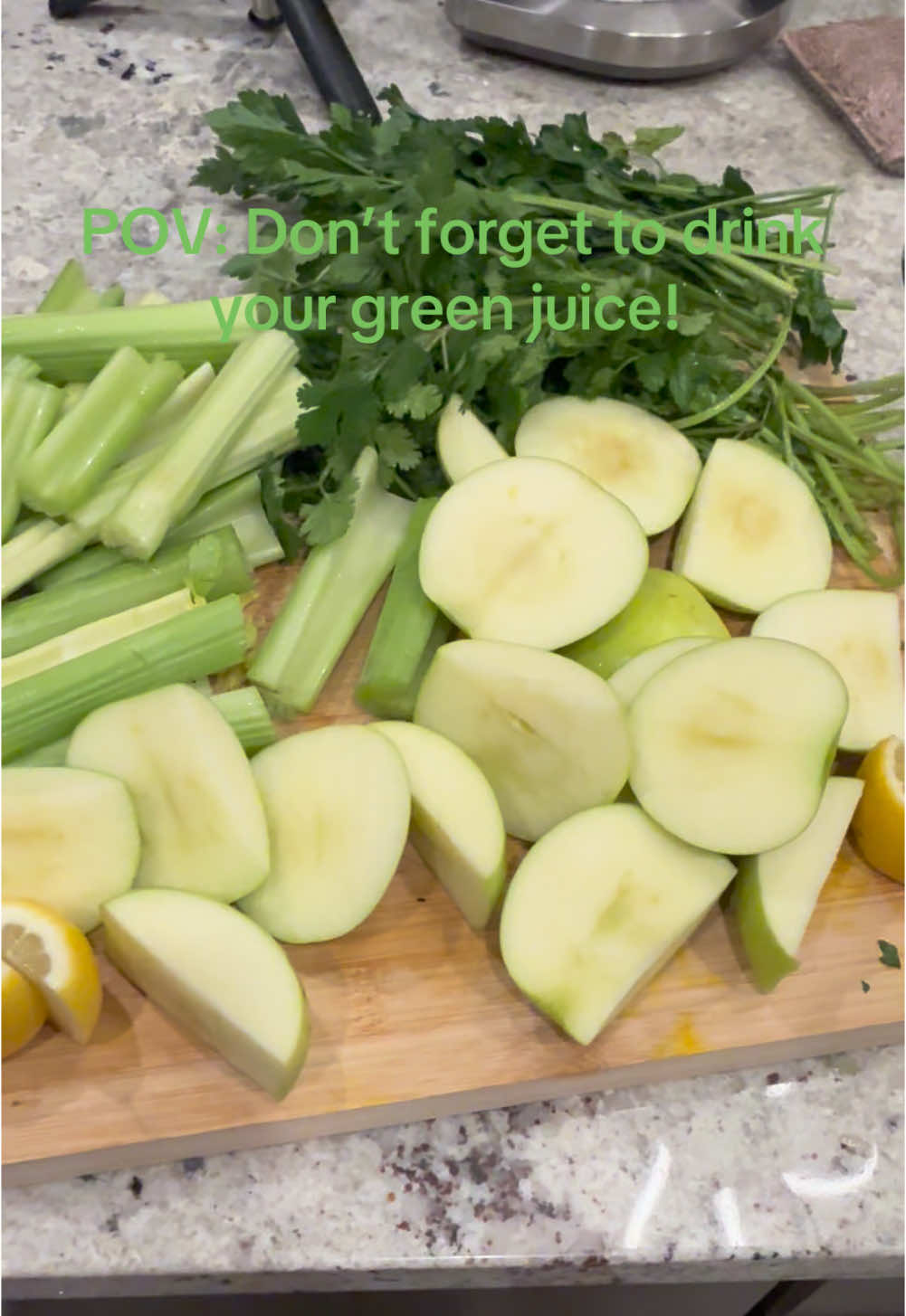 Green Juice. 💚💚 @yahkiawakened #greenjuice #yahkiawakened #yahki #juice #juicing #green #Fitness #wellness #healthy 