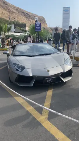 #carros #carrosdeportivos #carspotting #lamborghini #lamborghiniaventador #fyp #peru 