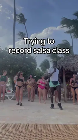 Just when you think you have the choreography down 💃 📹: aguscas1