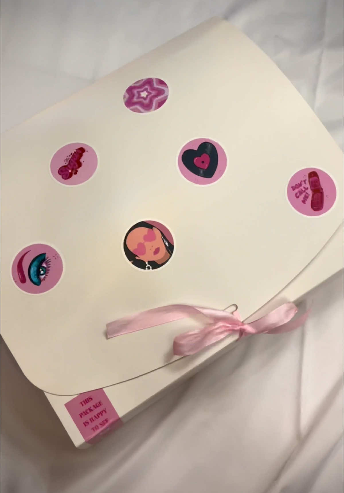 Check our new 🎀 Girly Box 🎀  A special gift for your special friends 💖 The Box contains : 🎀 customized cup from your choice.. 🎀 lip gloss .. 🎀 mini perfume.. 🎀 pink eye mask.. 🎀 small pink makeup bag.. 🎀 lips mask.. 📍 we can add your names 💖💖  📍 DM to order 💖💖 📍 price : 55 dhs .. #pink #girly #lipgloss #cute #cup #follow #girlythings #uae #sharjah #dubai #ajman #rak #abudhabi 