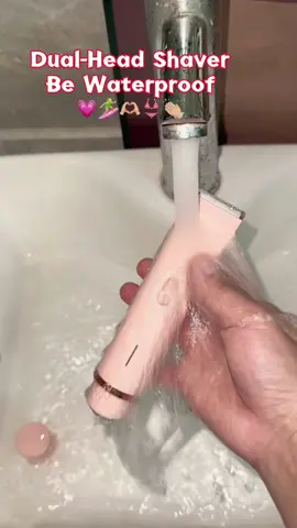 Dual-Head shaver be waterproof.🏄🏼‍♀️👏🫶🏻💕😻#razor #shave #trimmer #shaving #ladyshaver #bodycare #electricshaver #skinless #electricrazor #tiktokshopblackfriday ##tiktokshopcybermonday #spotlightfinds 