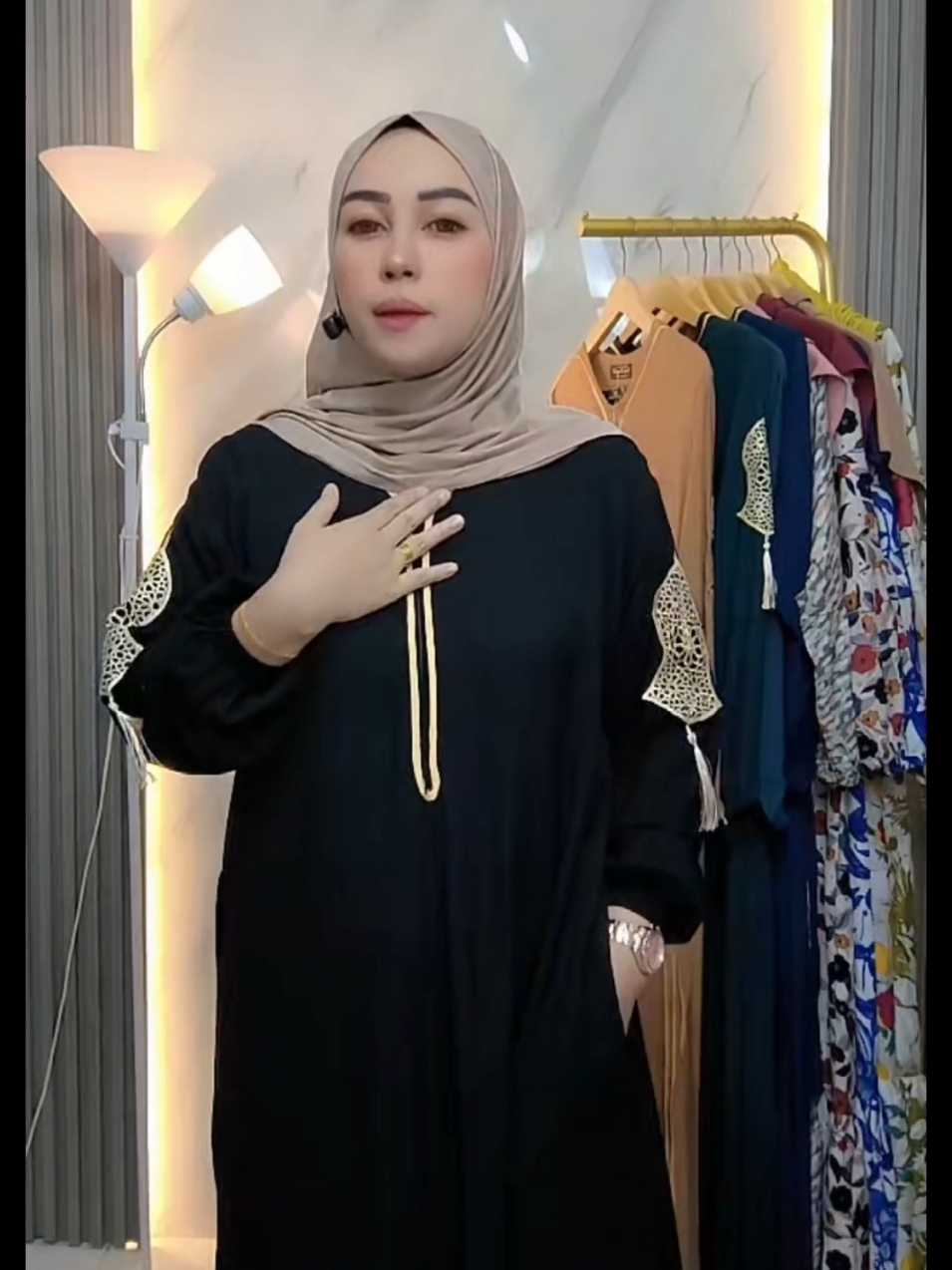 Abaya Gamis Terompah Dubai By Nurina Store Fashion Muslimah Syar'i #Abaya #Bajukekinian #bahannyaman #Bajubaru #Bajuviral #nyamandipakek #Fyp #🥰 