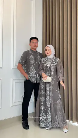 Terlalu cakep buat di skip ngga siii 😭❤️ Detail Outfit klik l!nk di bi• cari sesuai nomer *Gamis - l!nk n0. 121A @bbccollections  *Koko - l!nk n0. 122A *Tas - l!nk n0. 634 *Sendal cewe - l!nk n0. 332 *Celana cowo - l!nk n0. 958 *Sepatu cowo - l!nk n0. 732 #fyp #outfitinspiration #outfitinspo #ootdinspo #outfitideas #kondanganoutfit #outfitcouple 
